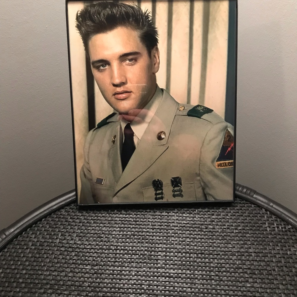 Amazing rare Elvis framed photo 8X10
